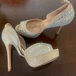 Women’s Jeweled Stilettos!